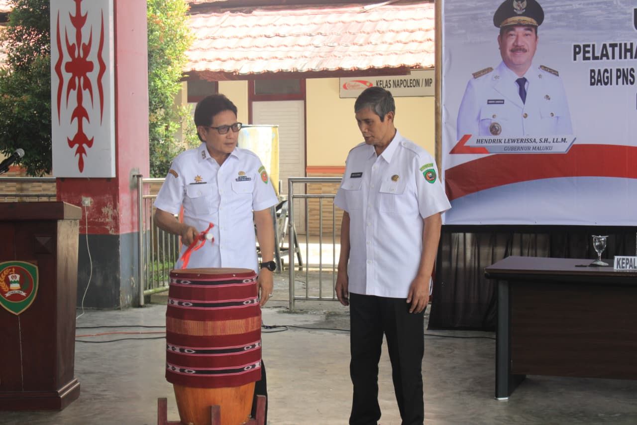 Sekretaris Daerah Maluku Tutup Pelatihan Kepemimpinan Administrator, Begini Pesannya