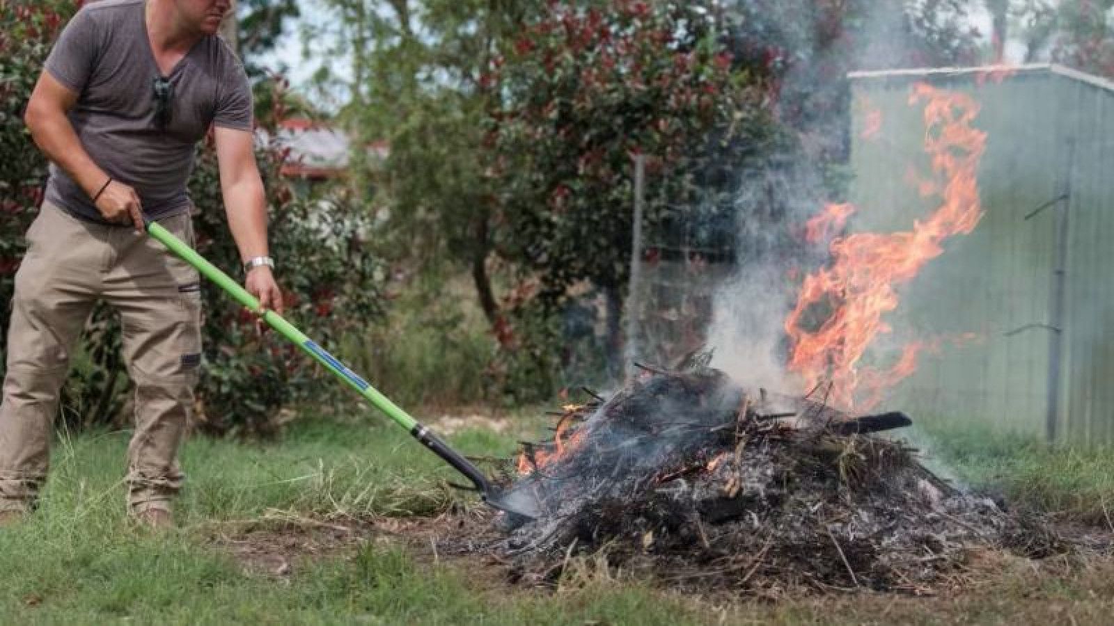 Pemerintah DKI Jakarta Terapkan Sanksi Baru untuk Pelaku Pembakaran Sampah