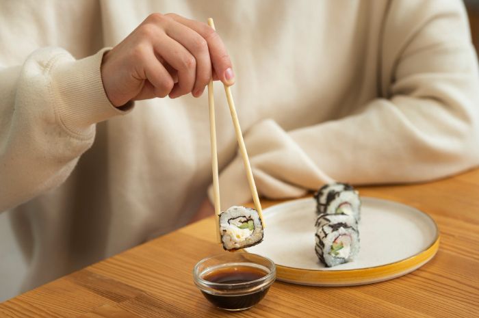111 Caption Makan Sushi Bahasa Inggris, Lucu dan Aesthetic!