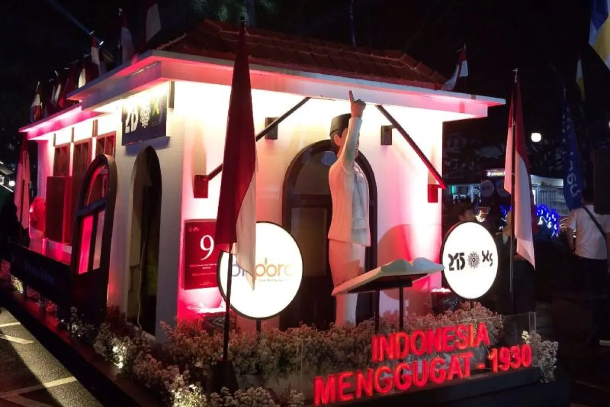 Puncak Hari Jadi ke-215 Kota Bandung Meriah dengan Pawai Kendaraan Hias
