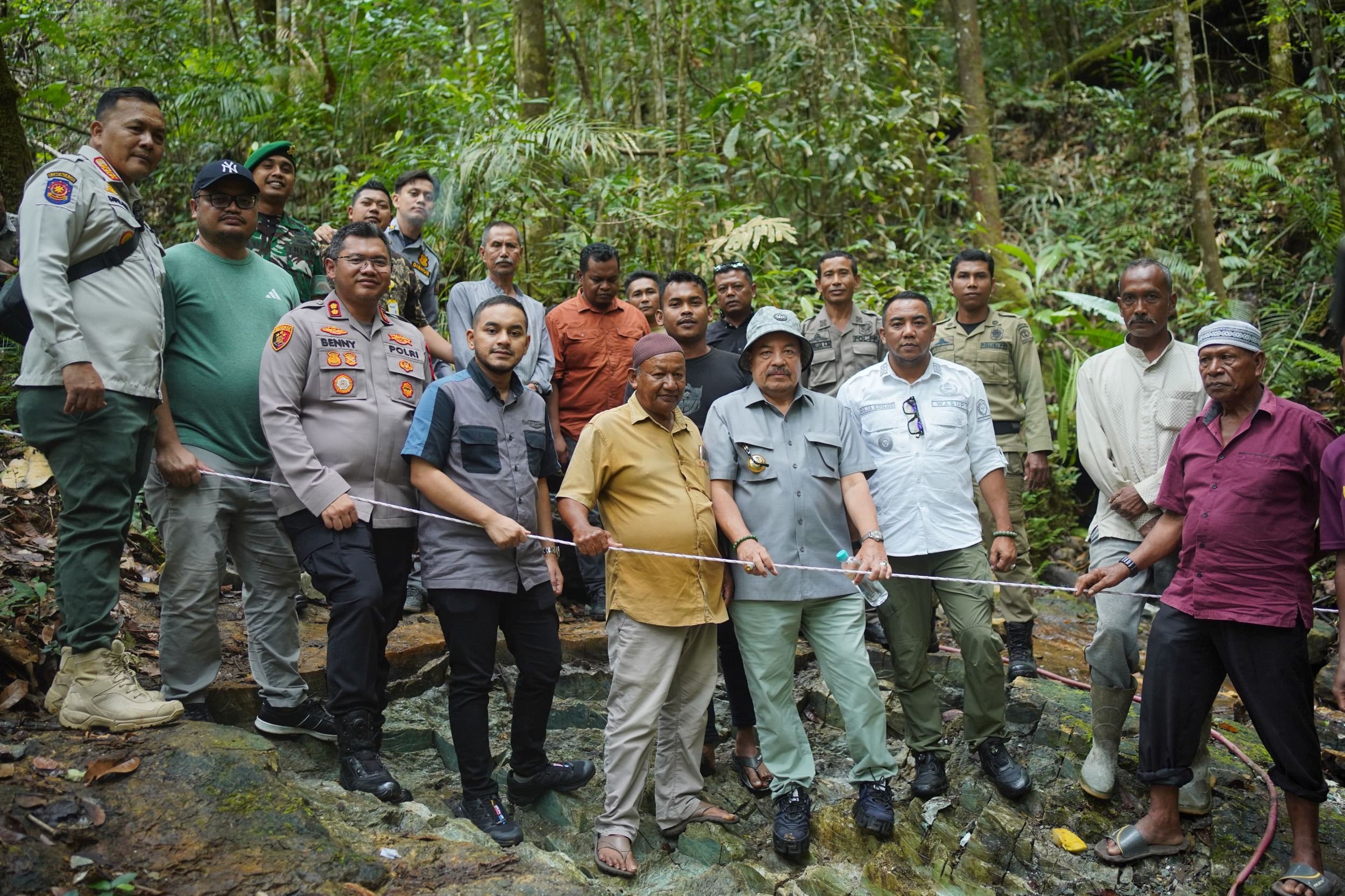 Nagan Raya Geger Lagi! Ditemukan Batu Giok Raksasa 5.000 Ton di Beutong