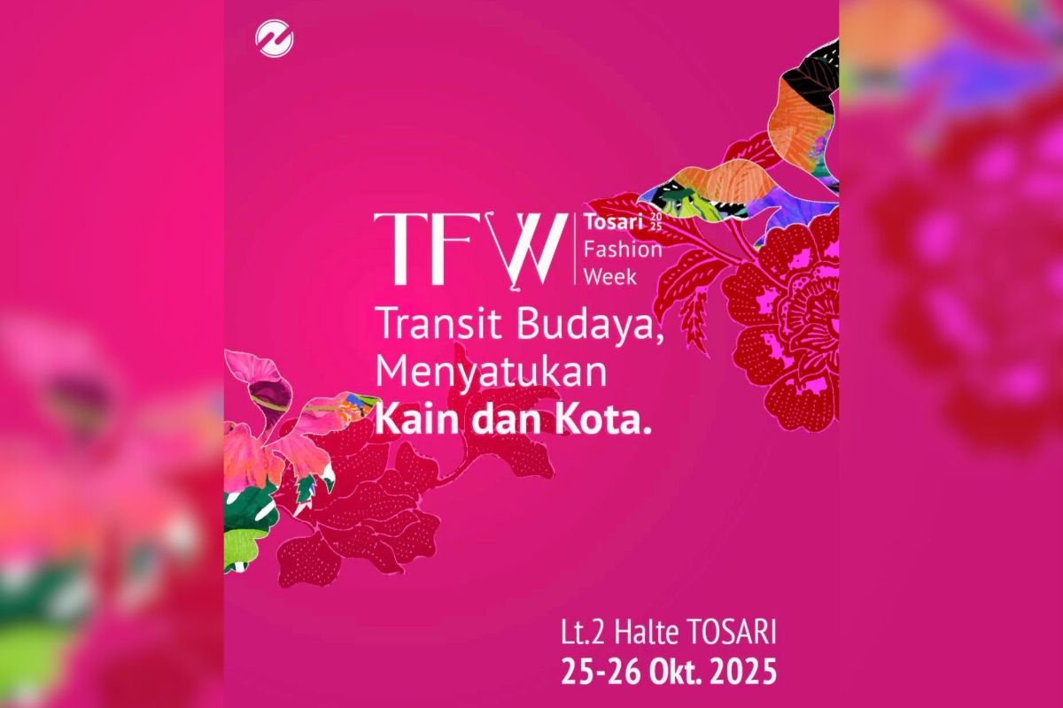 Hari Batik Nasional, Transjakarta Gelar Tosari Fashion Week