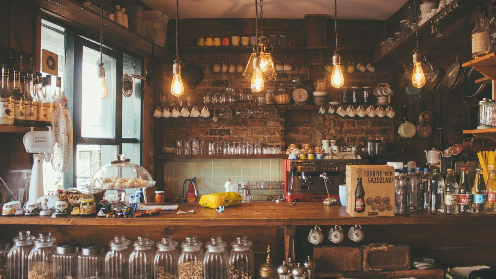Kedai Kopi sebagai Ruang Sosialisasi dan Penemuan Jati Diri