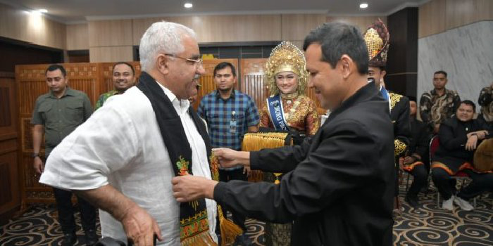 Wagub Aceh Sambut Dubes Bahrain dan Susi Pudjiastuti di Bandara SIM!