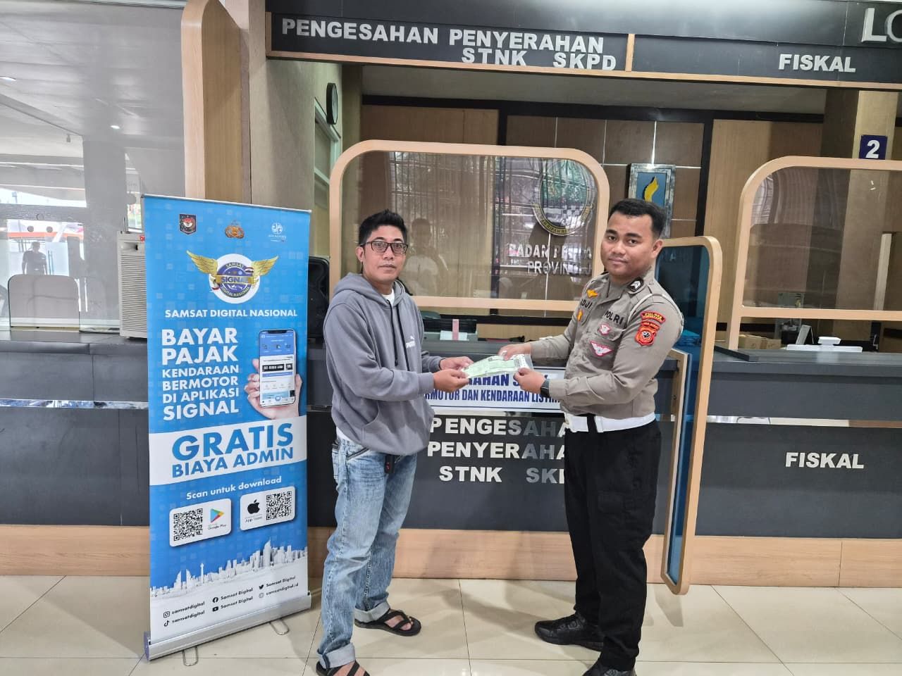 POLANTAS MENYAPA: Sosialisasi dan Edukasi Peraturan di Bidang Pelayanan Mekanisme Penerbitan STNK
