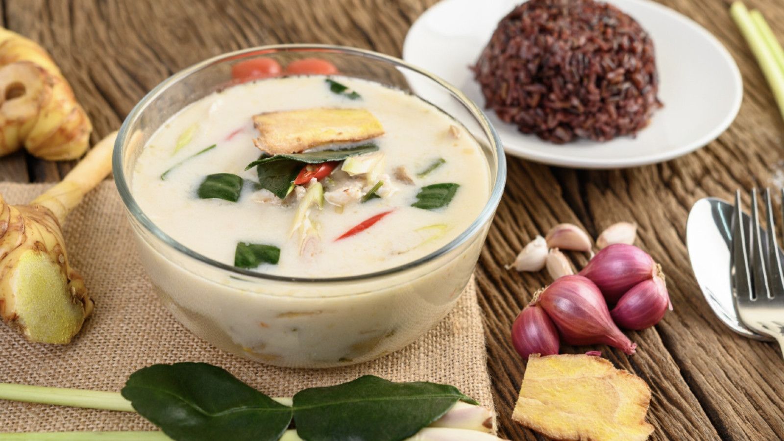 Menggugah Selera dengan Soto Susu Bandung: Keunikan dan Cara Pembuatannya