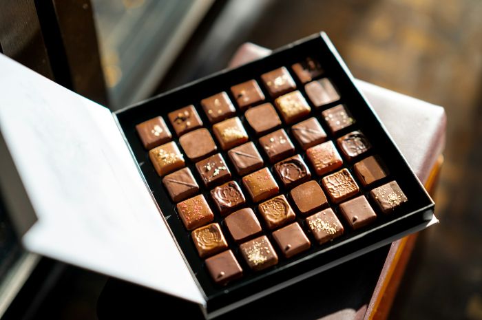 111 Caption Bahasa Inggris tentang Coklat, Lucu Aesthetic!