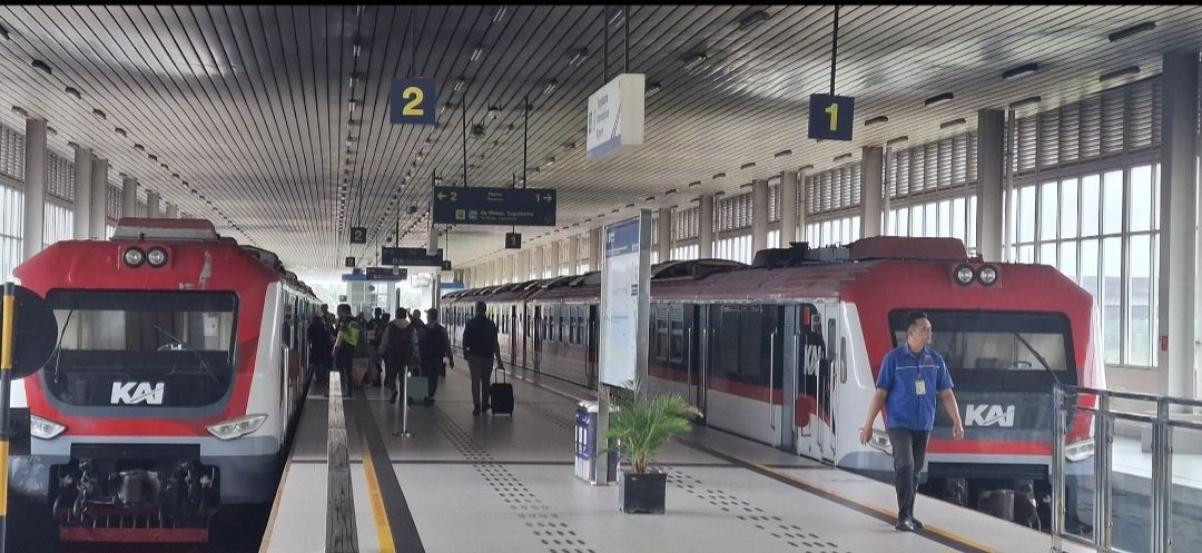 Penumpang KA Bandara YIA Tembus 2 Juta, Railink Ajak Masyarakat Jaga Keselamatan dan Kenalkan Maskot “Yaya”