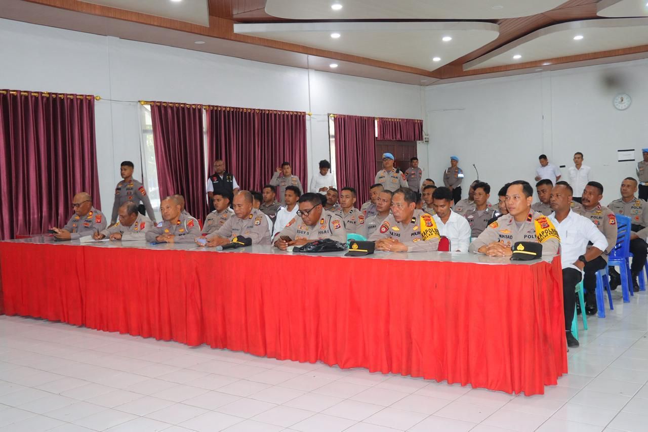 Polda Maluku Perkuat Etika dan Integritas Personel, Sosialisasikan Perpol Nomor 7 Tahun 2022 di Polres Tual