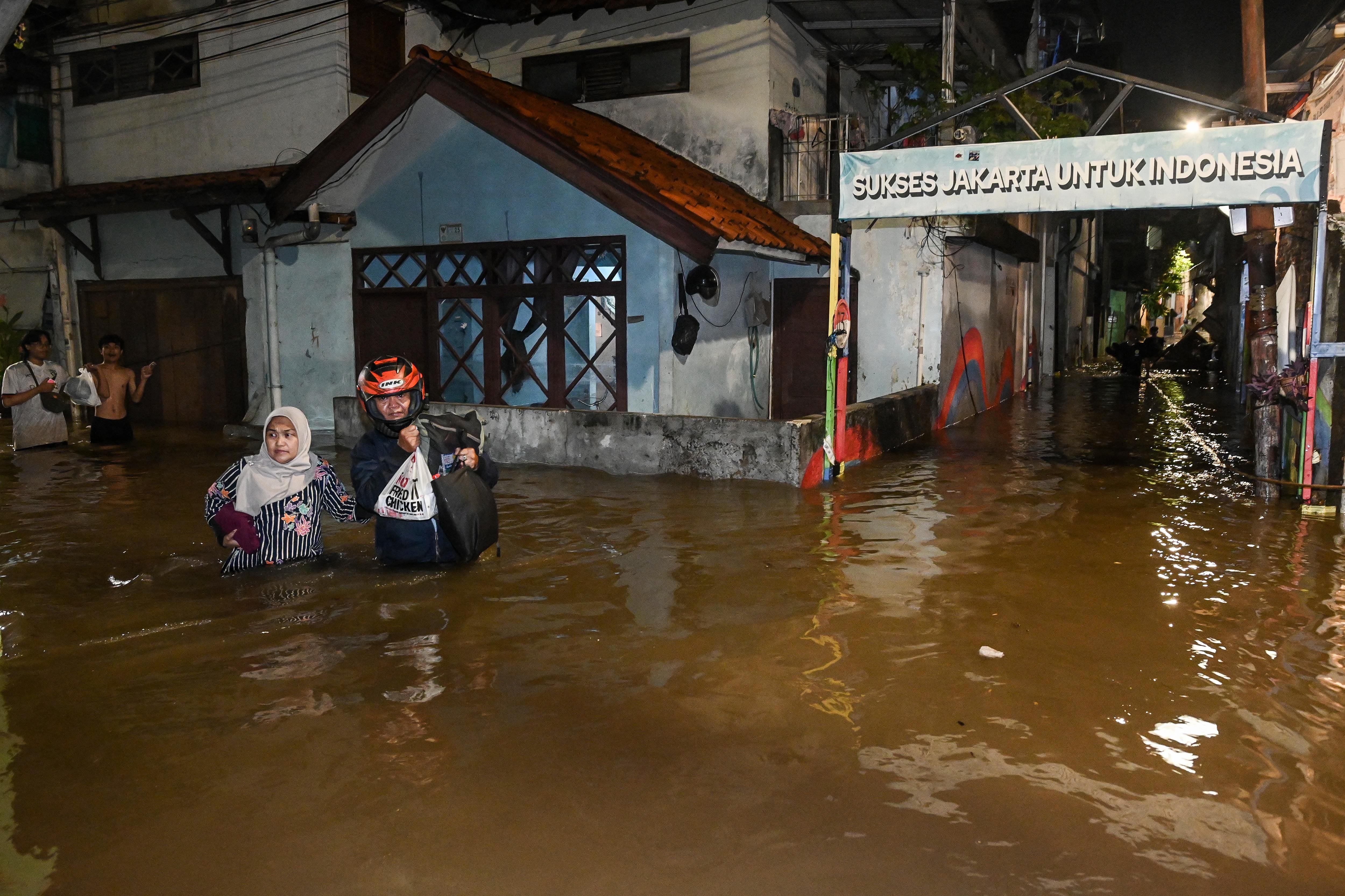Sebanyak 11 RT di Jaksel Masih Tergenang Banjir Imbas Hujan Deras Kemarin