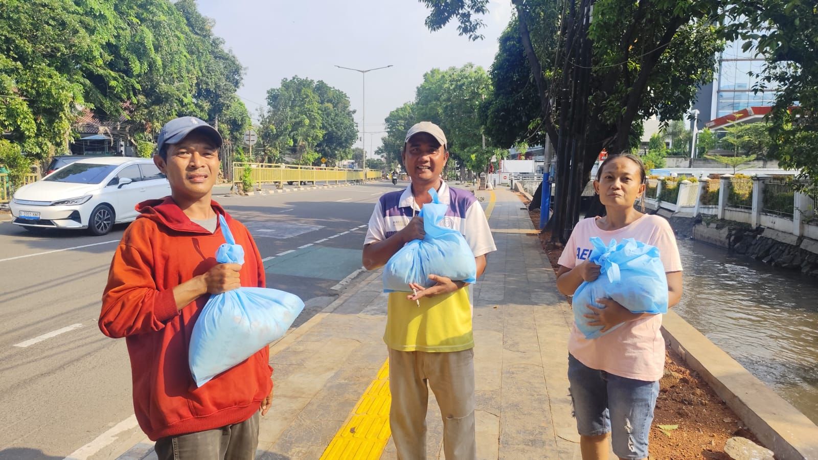 Forum Wartawan Polri Bagi-bagi Bansos di Jakarta, Sasar Orang Tak Mampu