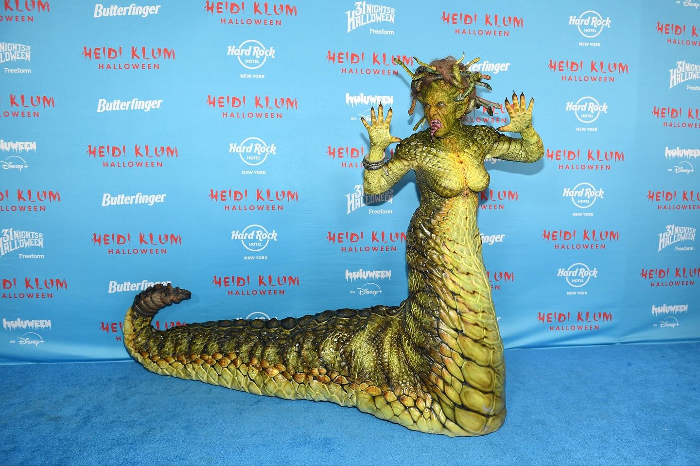 Heidi Klum Jadi Medusa di Pesta Halloween 2025, Habiskan 9 Jam di Kursi Makeup