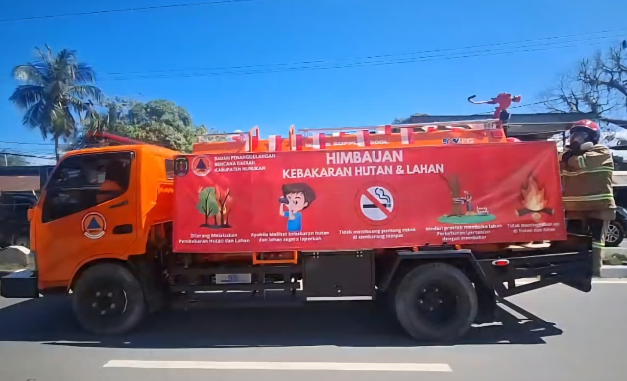 Ajak Masyarakat Jaga Lingkungan oleh BPBD Nunukan di Karnaval Kendaraan Hias