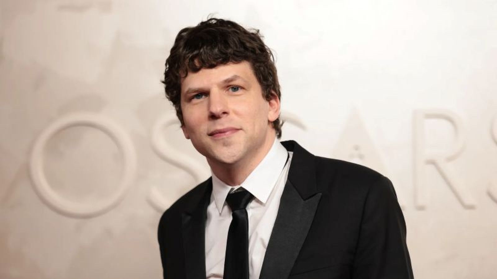 Jesse Eisenberg Siap Donorkan Ginjal kepada Orang Tak Dikenal
