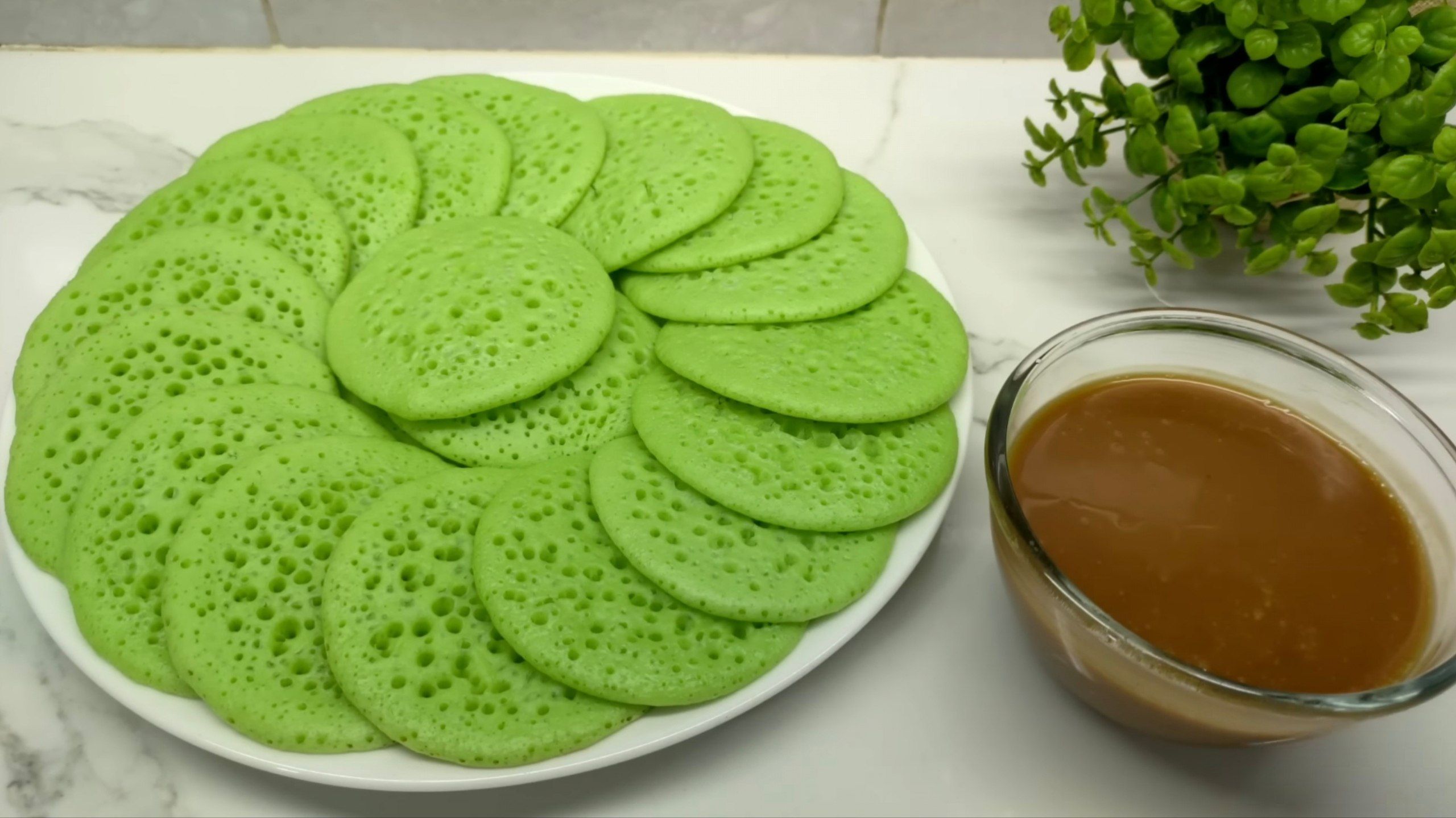 Resep Serabi Pandan Kuah Kinca yang Enak dan Lembut, Mudah Dibuat