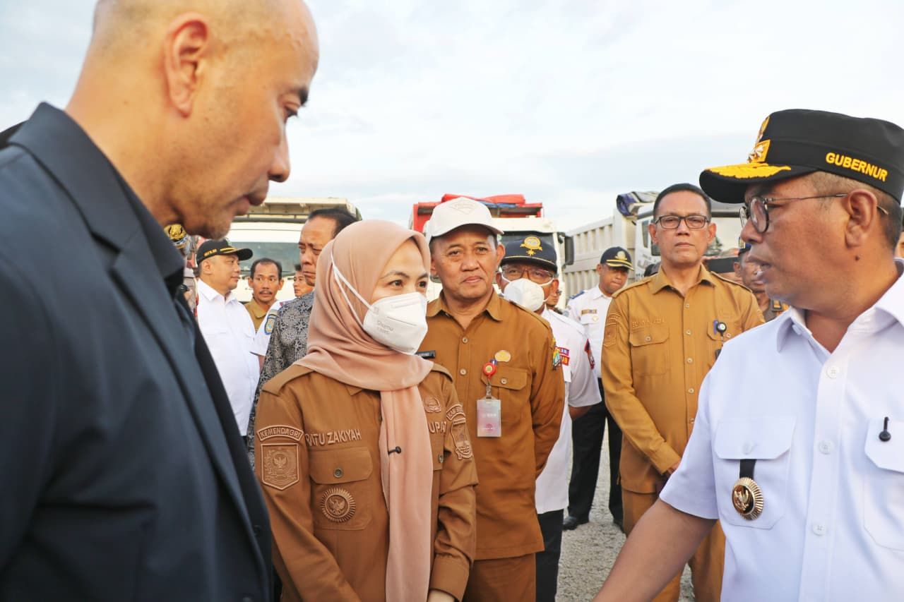 Bupati Serang Ratu Zakiyah Bersama Gubernur dan Kapolda Banten Sidak Truk ODOL di Bojonegara