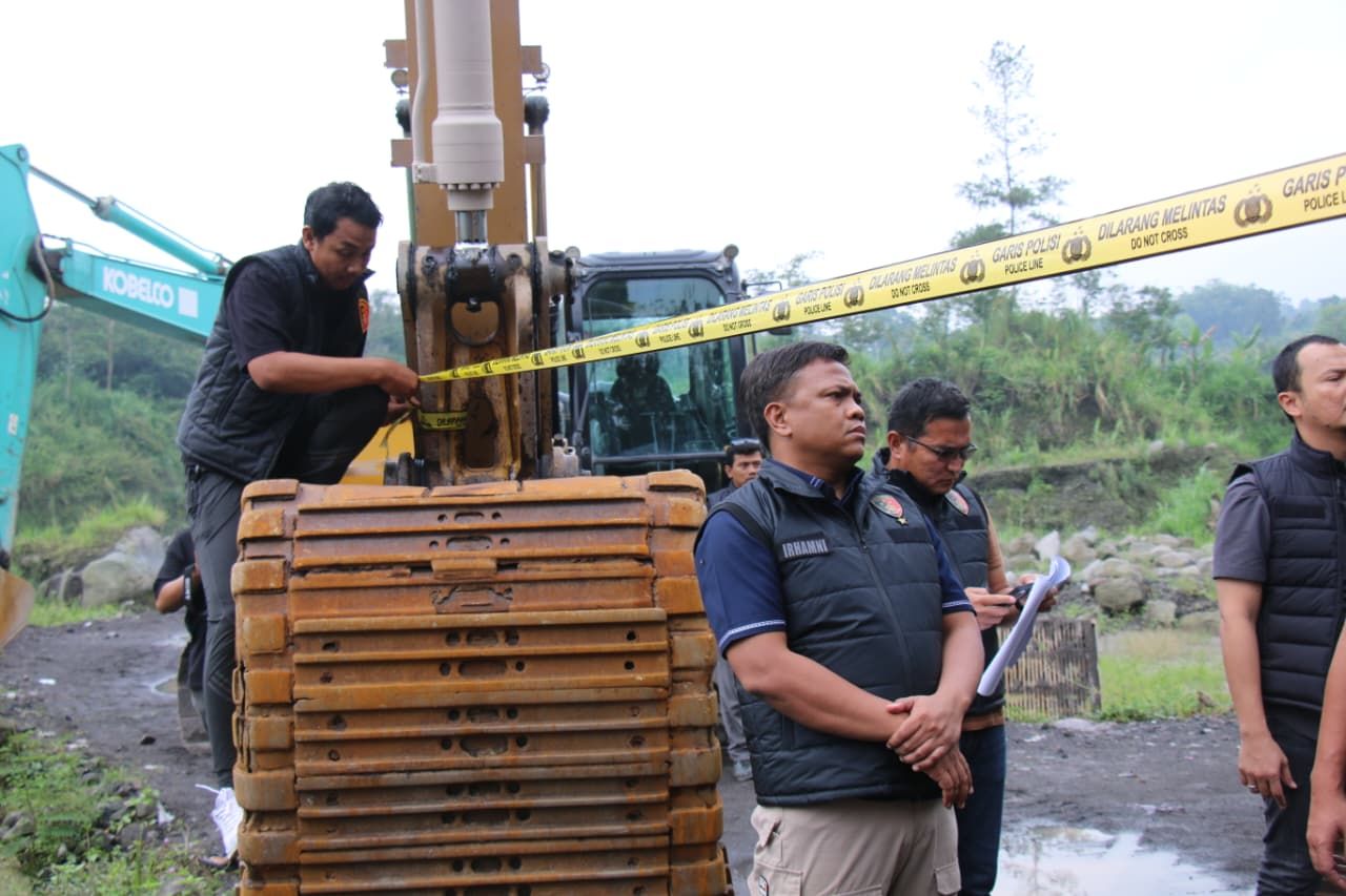 Bareskrim Polri Sikat Penambangan Pasir Ilegal di Gunung Merapi, Transaksinya Capai Rp3 T