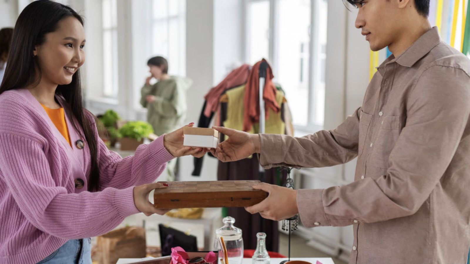 Menghadapi Tantangan Pasar Global: Peluang Produk Lokal di Indonesia