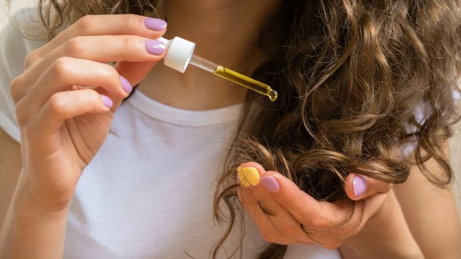 Manfaat dan Cara Menggunakan Hair Oil untuk Kesehatan Rambut