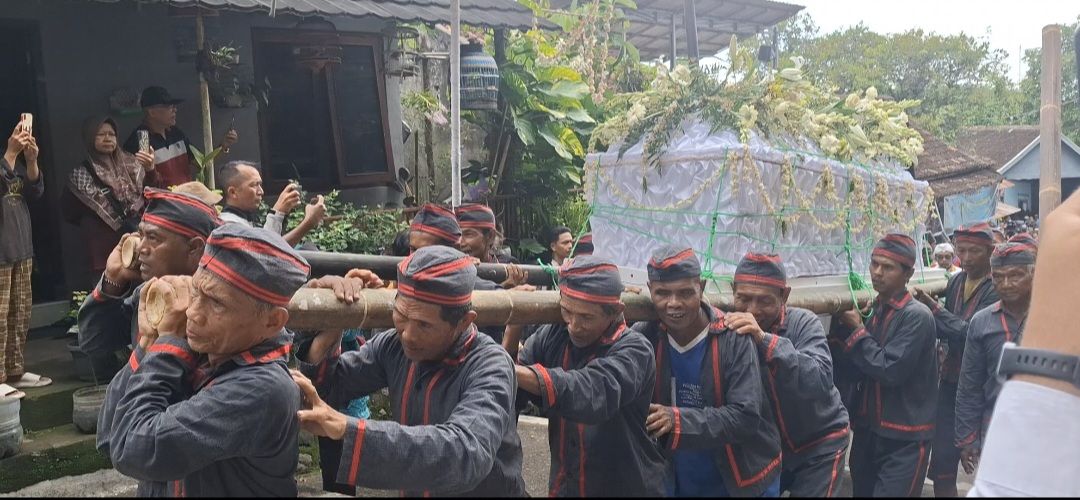 Lantunan Doa dan Tauhid Iringi Pemakaman Raja PB XIII di Makam Raja Imogiri, Kerabat Keraton Yogyakarta Sampaikan Harapan Ini