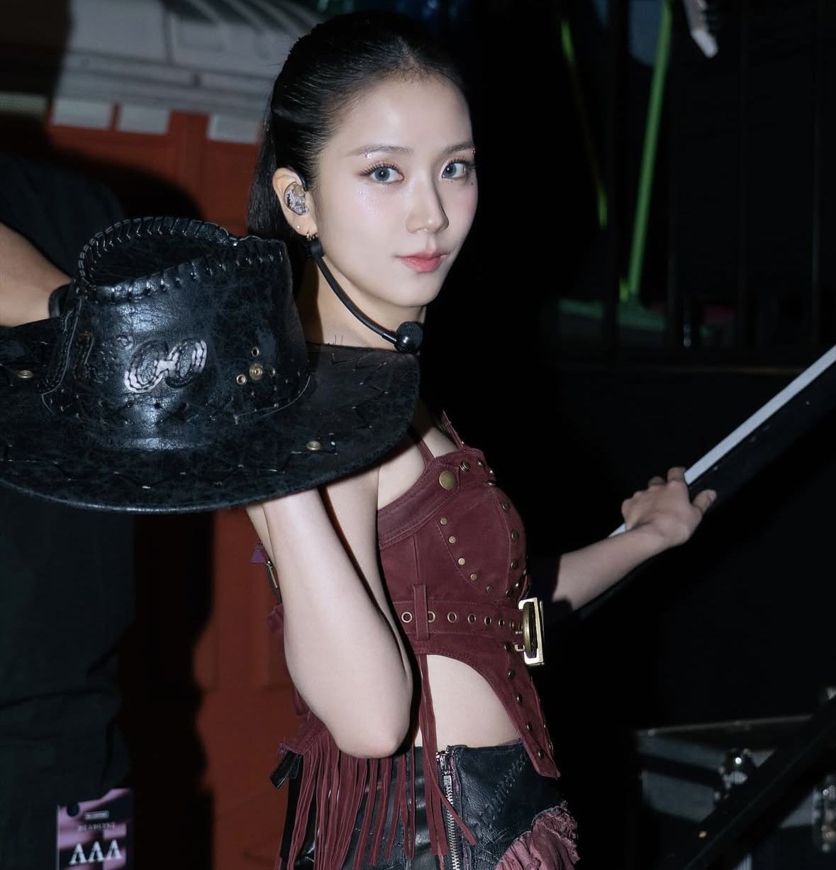 5 Gaya Busana Cantiknya Jisoo BLACKPINK saat Konser Deadline di GBK Jakarta: Aku Sayang Kalian