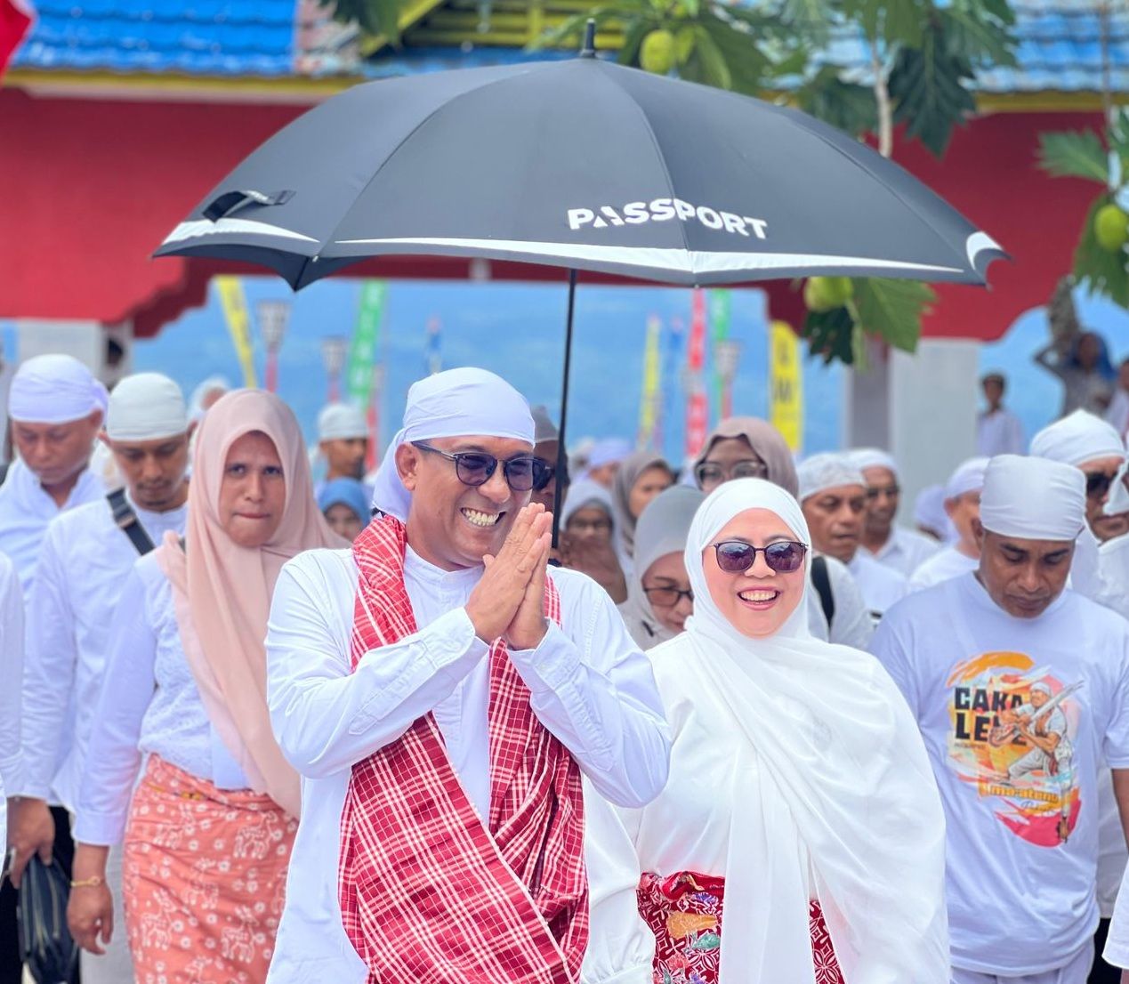 Bupati Ozan Bareng Istri Hadiri Pagelaran Budaya Ma’atenu Pakapita Matasiri di Pelauw