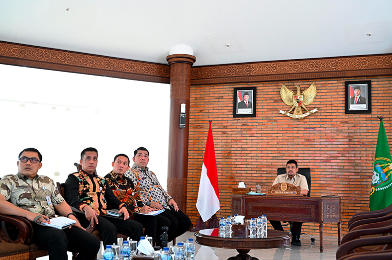 Wujudkan Danau Toba Berdaya Saing Global, Bobby Nasution dan Luhut Bahas Rencana Strategis 2026