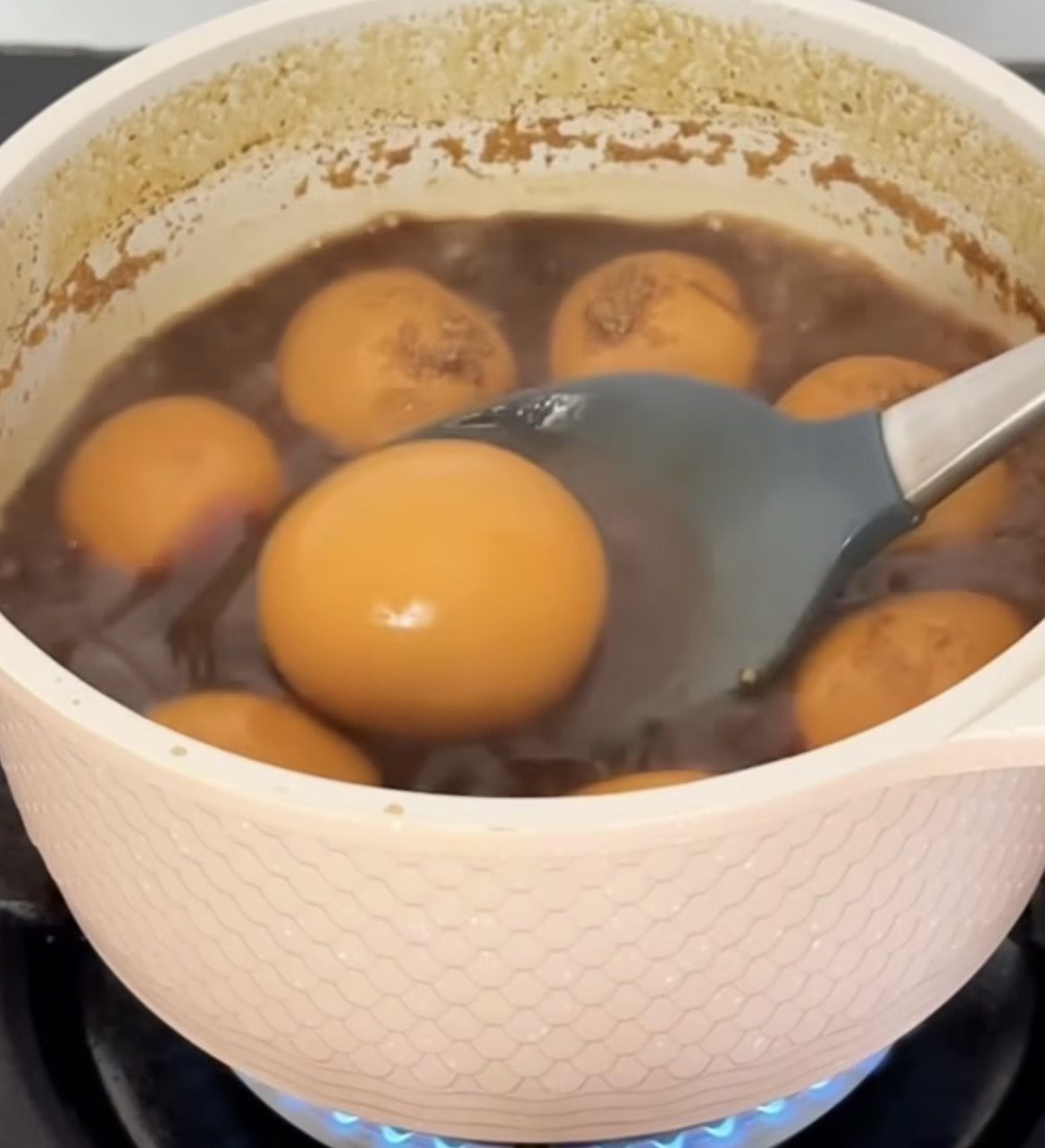 Cocok Buat Anak Kos! Resep Telur Bacem Versi Satset: Cuma Rebus, Langsung Jadi Lauk Favorit