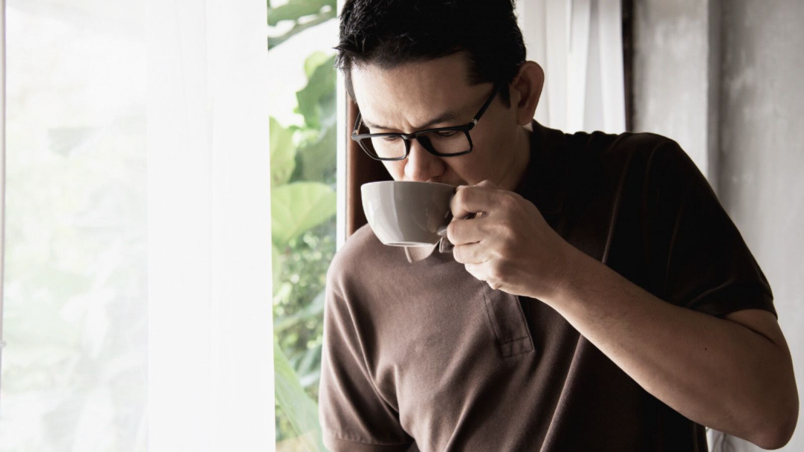Kebiasaan Ngopi di Indonesia: Kenikmatan dan Risiko Kesehatan
