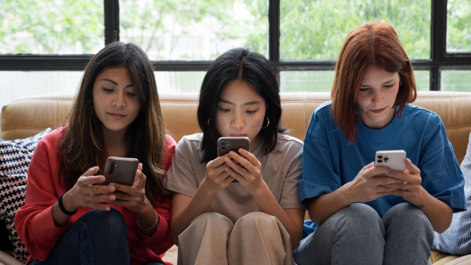 Fenomena FOMO: Dampak dan Strategi Mengatasinya di Era Digital