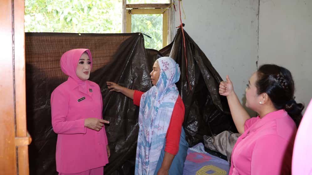 Kapolda Kaltara Kunjungi Rumah Korban yang Terdampak Gempa di Tarakan