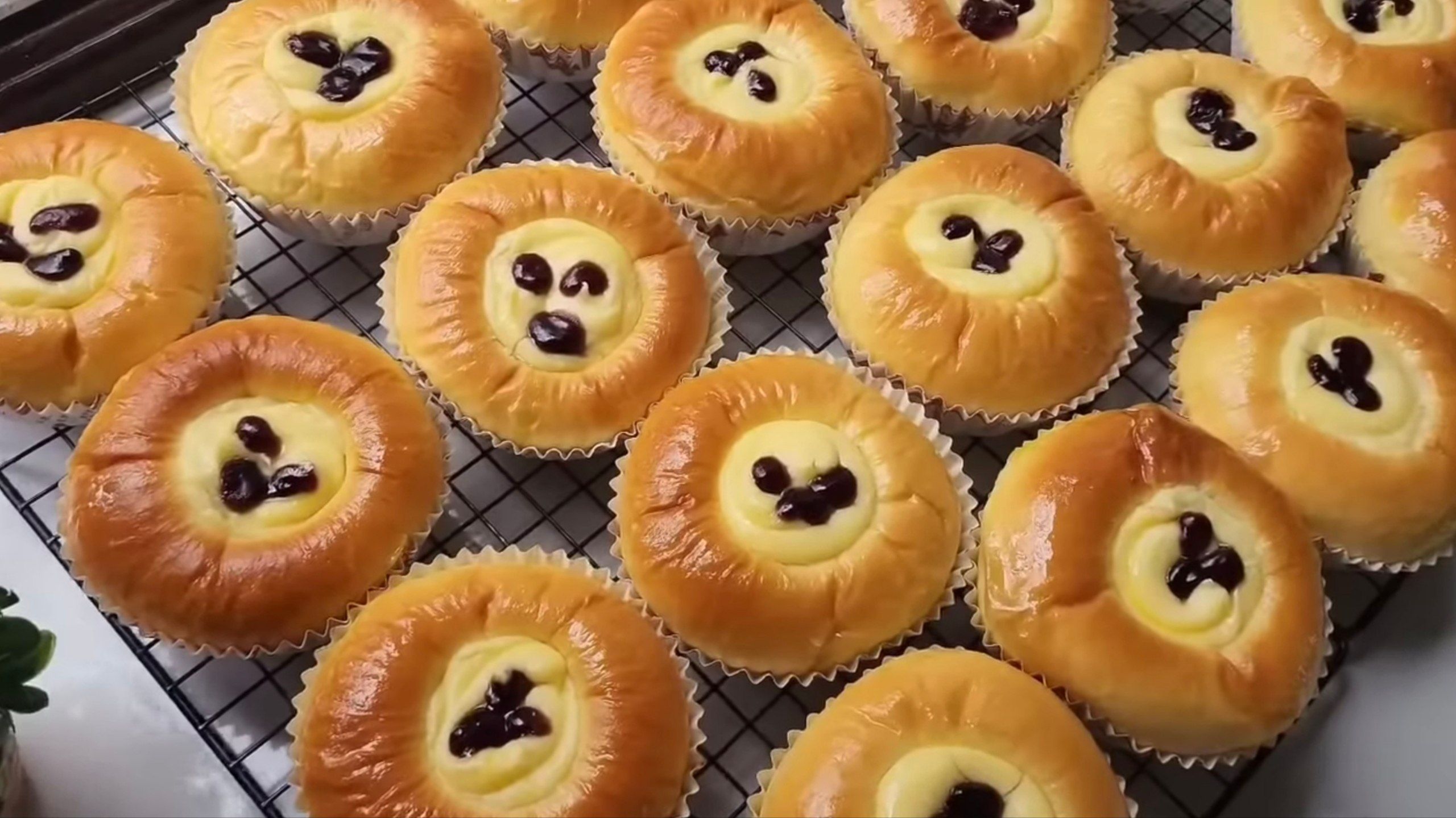 Resep Blueberry Cheese Bread yang Lembut dan Enak Banget, Anti Gagal!