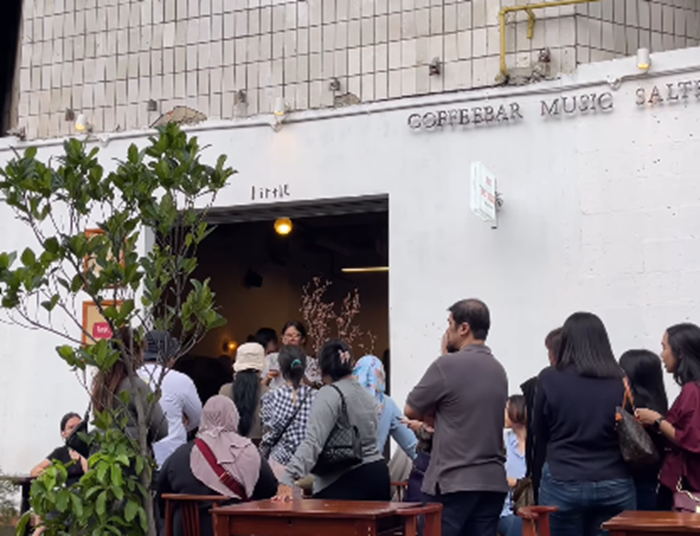 12 Spot Jajan di Gang Viral Blok M yang Wajib Kamu Coba!