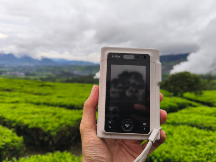 Fujifilm Instax Mini LiPlay+, Foto Nggak cuma Bisa Dilihat tapi Juga Didengar!