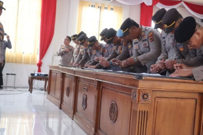 161 Personel Polres Tanjab Barat Tanda Tangani Komitmen Tolak Judi Online dan Narkoba