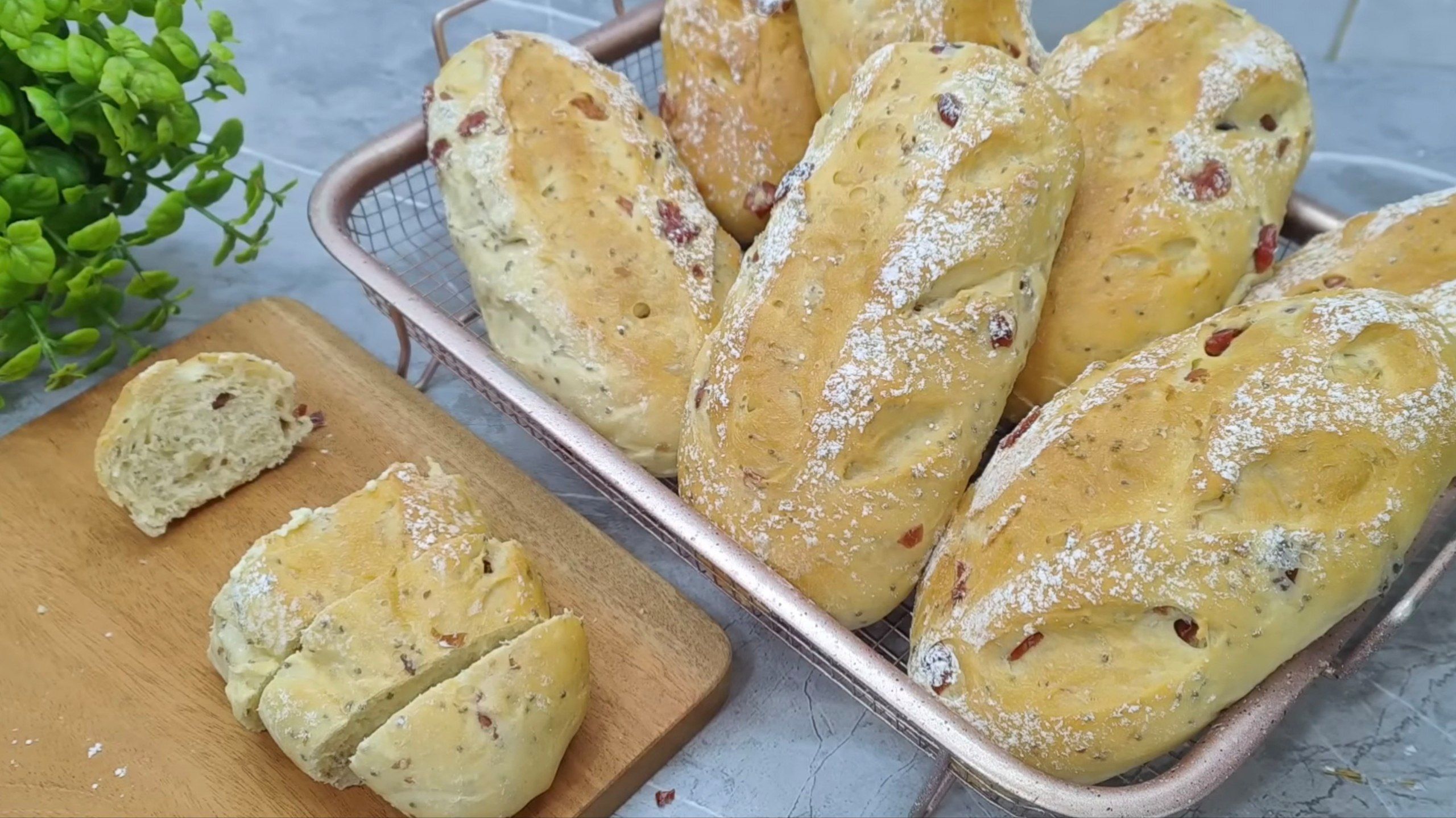 Cara Membuat Roti Macan Cranberry Cheese Empuk dan Lezat di Rumah