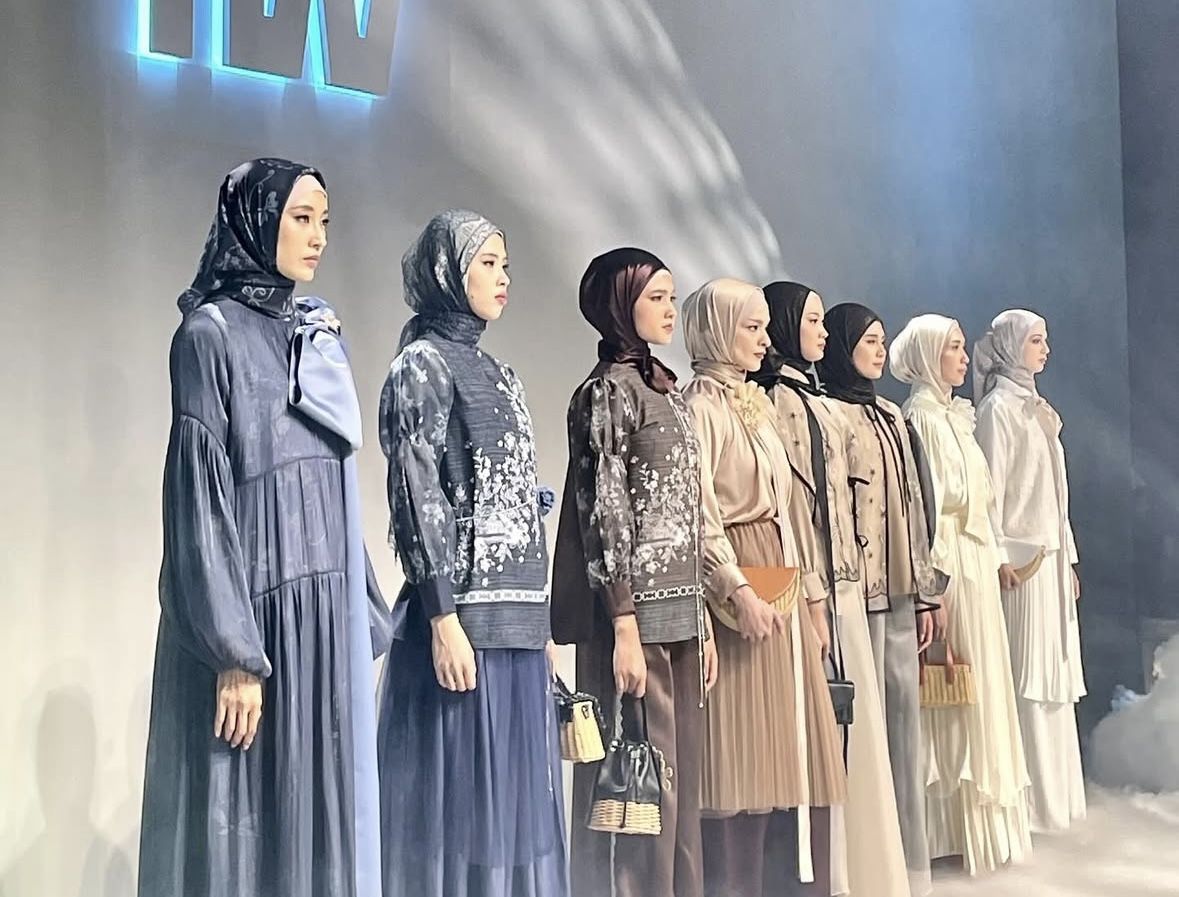 3 Tren Fashion Mendominasi JMFW 2026 dari Jenna & Kaia hingga Vanilla Hijab, Kamu Suka yang Mana?