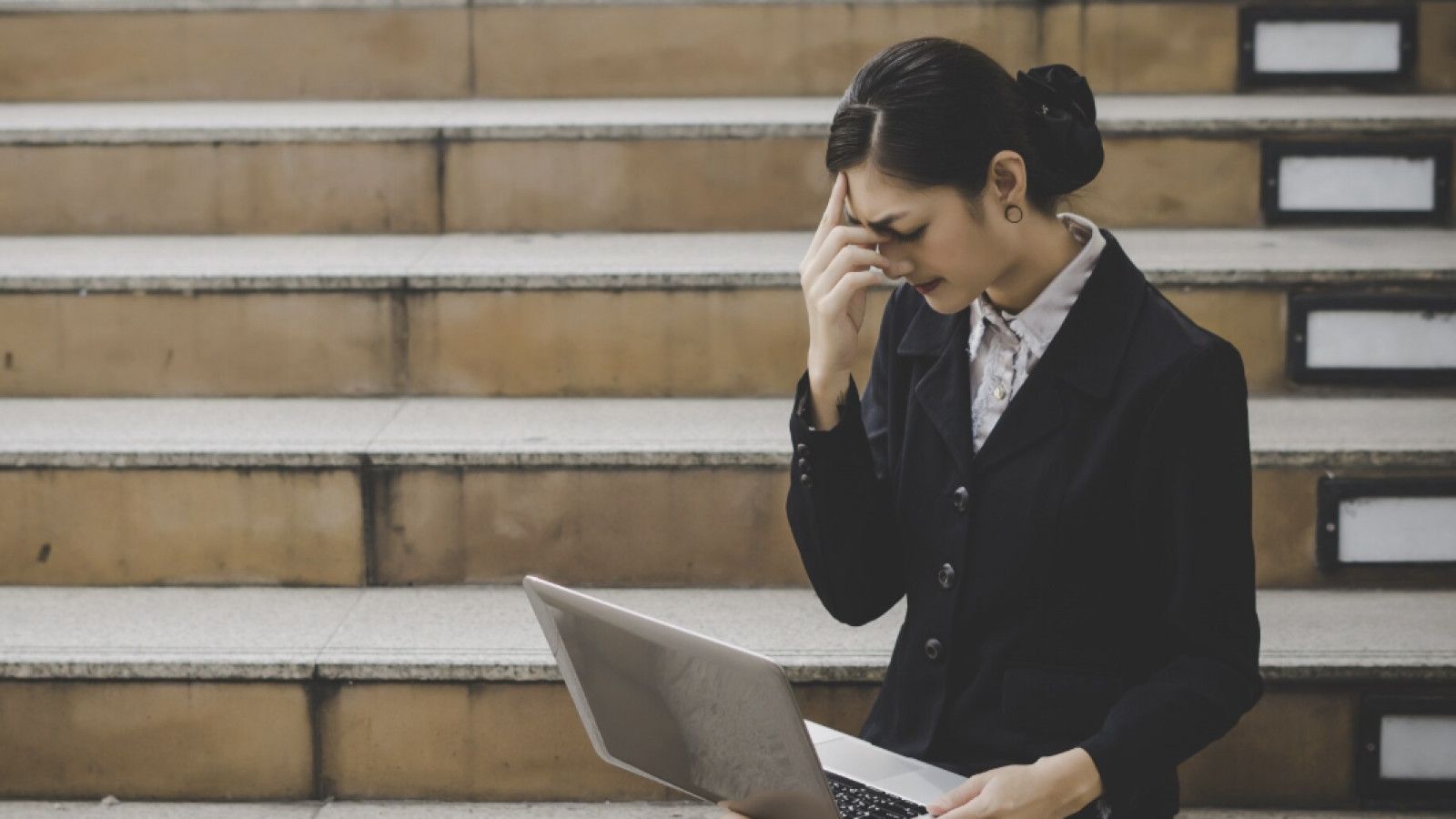 Memahami Quarter Life Crisis: Fase Keraguan di Usia 20-an hingga 30-an