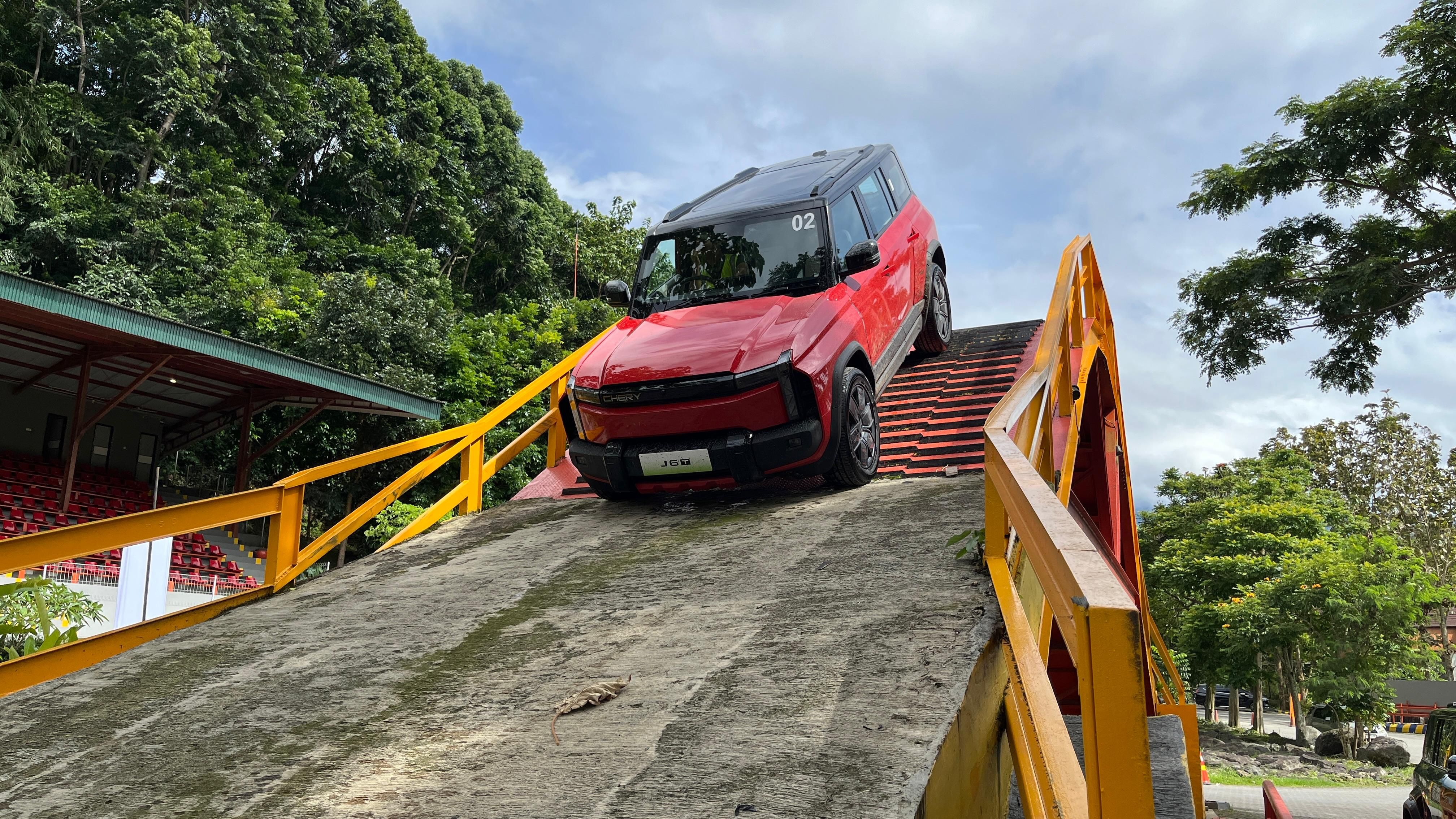 Mengulik Spesifikasi Chery J6T Terbaru yang Hadir Sebagai Varian Tertinggi dan Siap Dibawa Offroad!