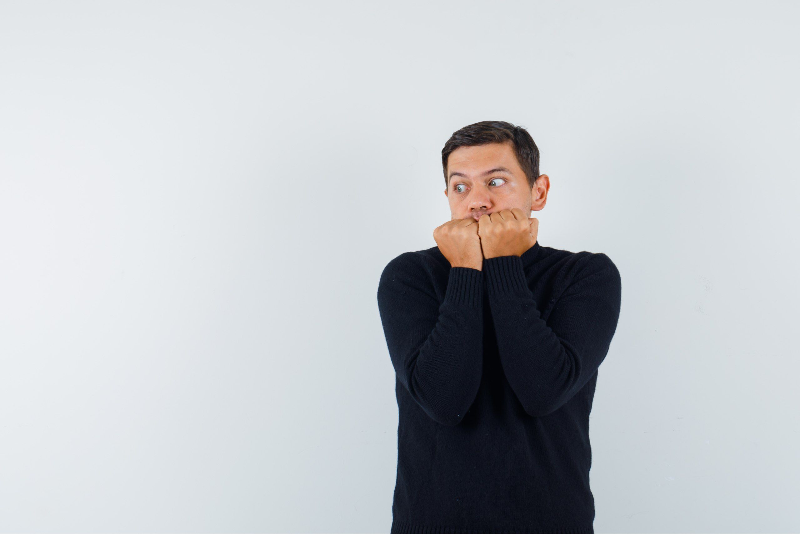 5 Zodiak Cowok yang Mudah Menangis dan Sensitif, Termasuk Kamu?