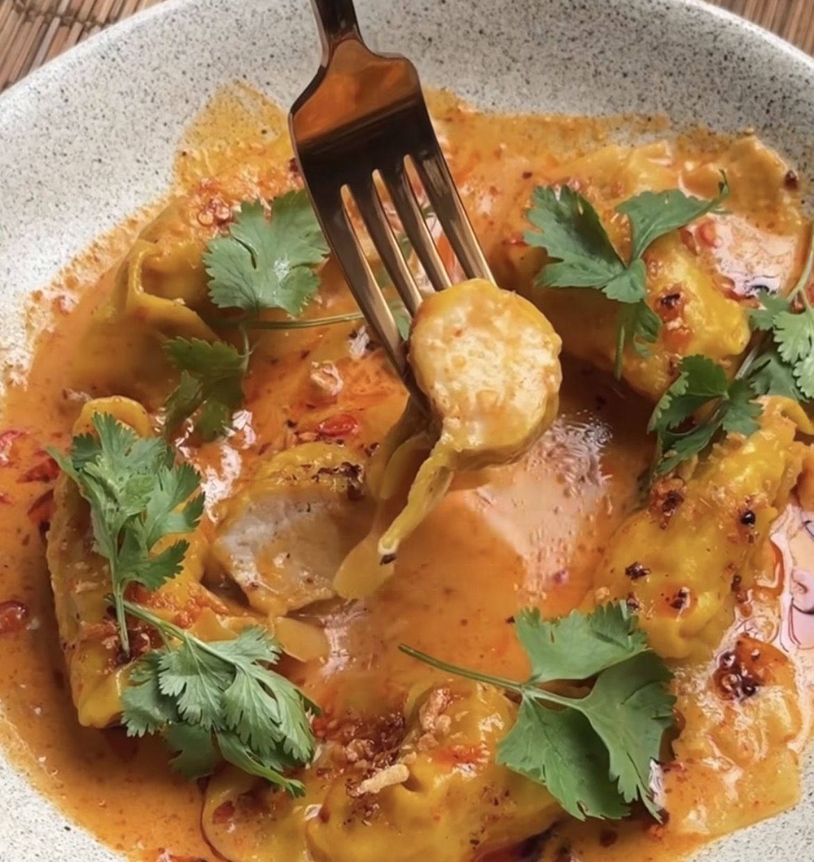 Resep Red Curry Dumpling: Comfort Food yang Bikin Hati dan Perut Happy!