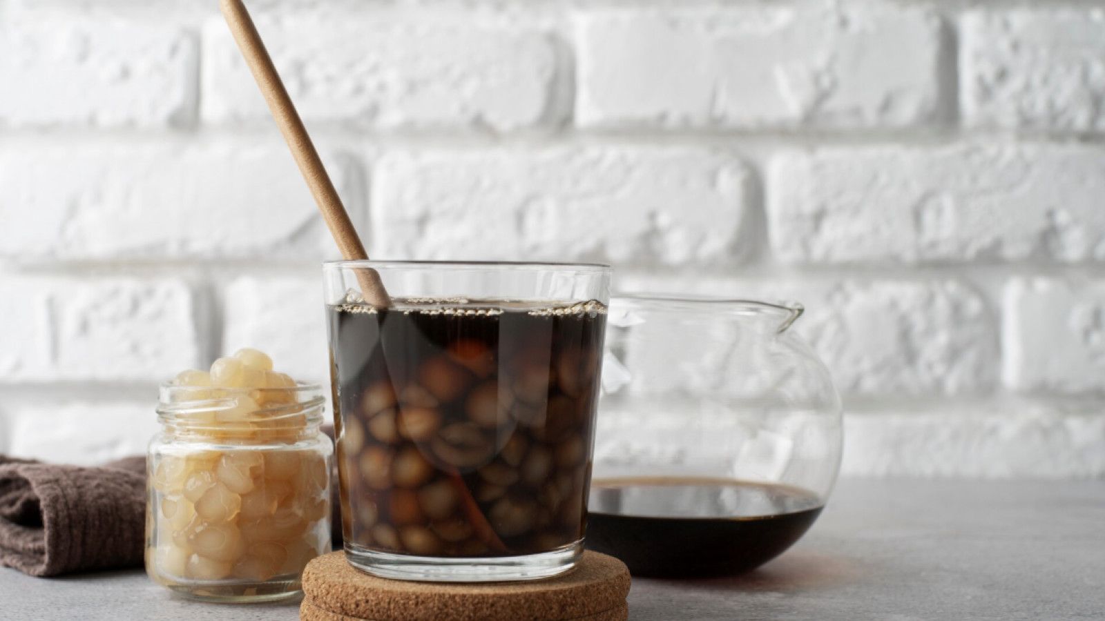 Es Kopi Gula Aren Jelly: Minuman Kekinian yang Memikat Rasa