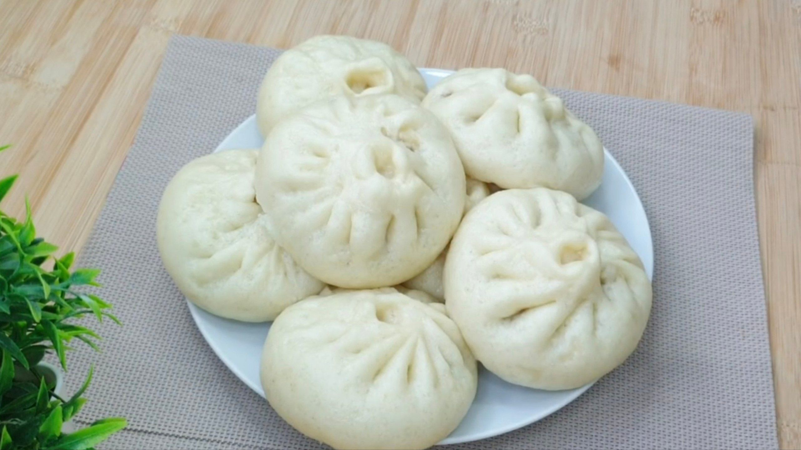 Yuk Bikin Camilan Enak di Hari Ayah! Ini Resep Mudah Bikin Bakpao Isi Ayam yang Empuk dan Lembut