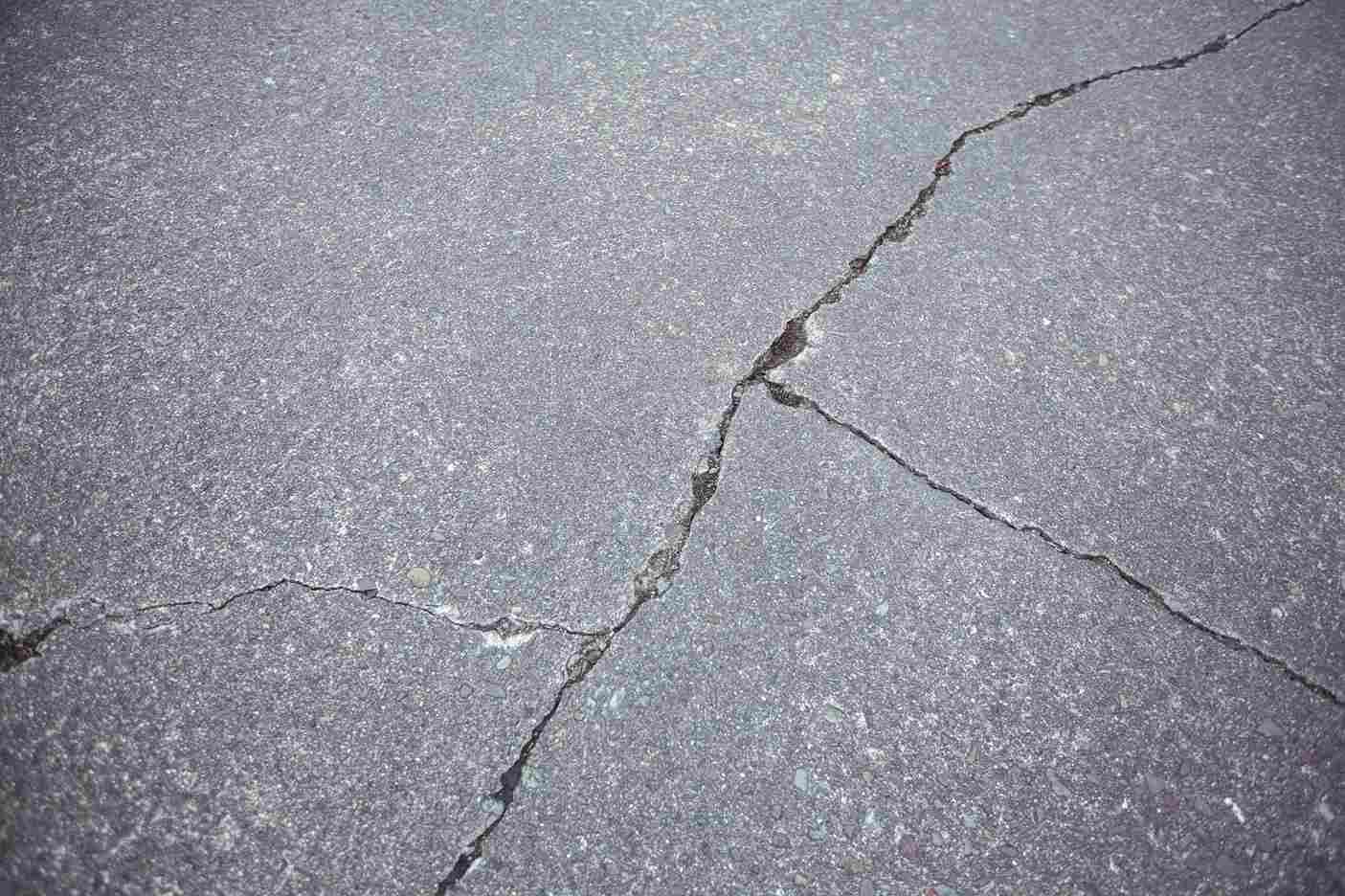 5 Dampak Jalan Rusak yang Menggerus Roda Ekonomi Daerah