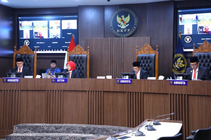 DKPP Pecat Komisioner Bawaslu Wajo Perkosa Staf 5 Kali Sejak 2023, Korban Alami Trauma Berat