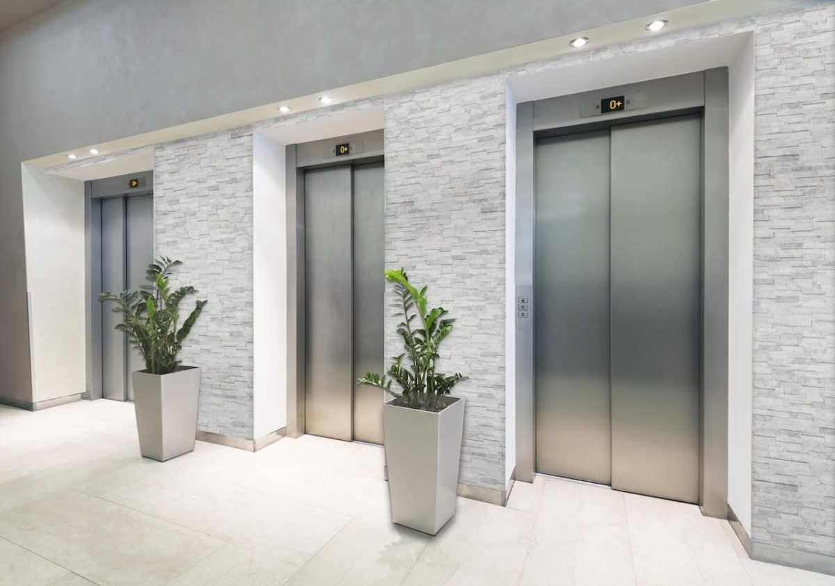 5 Arti Mimpi Naik Lift Menurut Primbon Jawa, Pertanda Apa Ya?