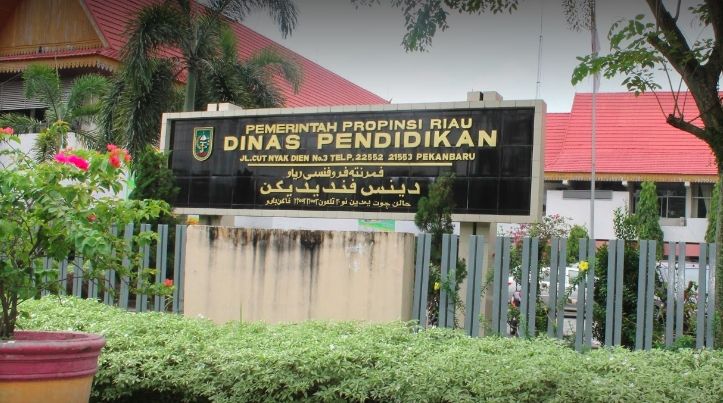 Usai OTT Gubernur Riau, KPK Geledah Dinas Pendidikan
