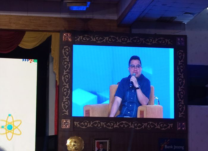 Hadiri Acara Indonesia Punya Kamu , CEO Big Alpha Kasih Tips Kelola Gaji Pertama Bekerja