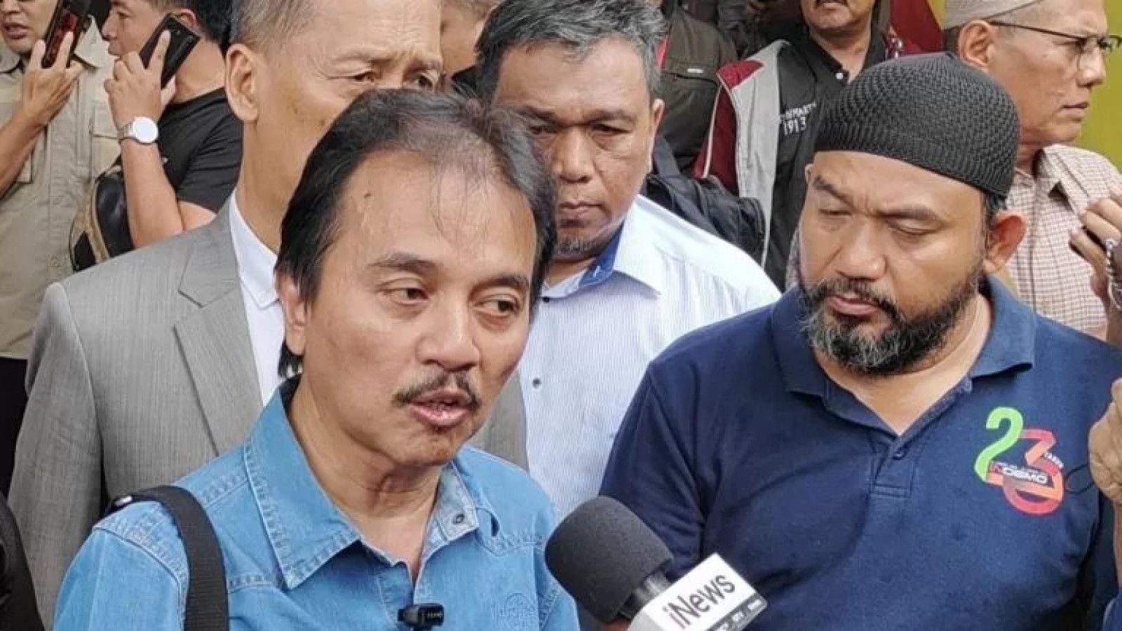 Pemeriksaan Terkait Tuduhan Ijazah Palsu Jokowi: Roy Suryo dan Dr. Tifauzia Tyassuma Diperiksa Selama Sembilan Jam