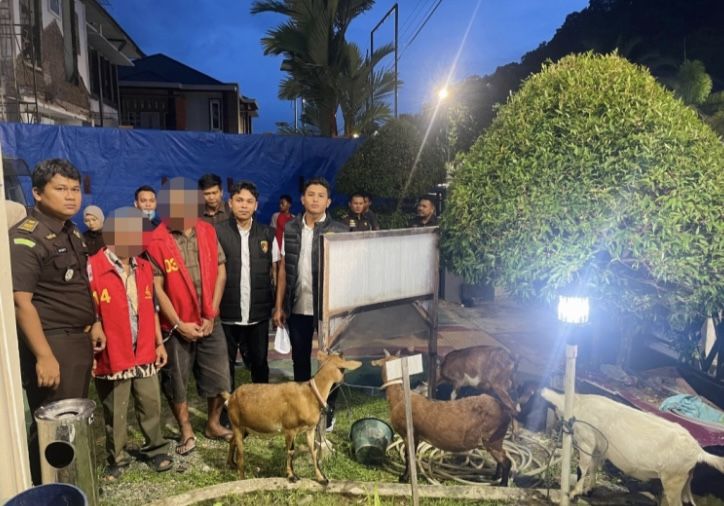 Polres Aceh Selatan Serahkan 5 Tersangka Pencurian Ternak ke Kejaksaan